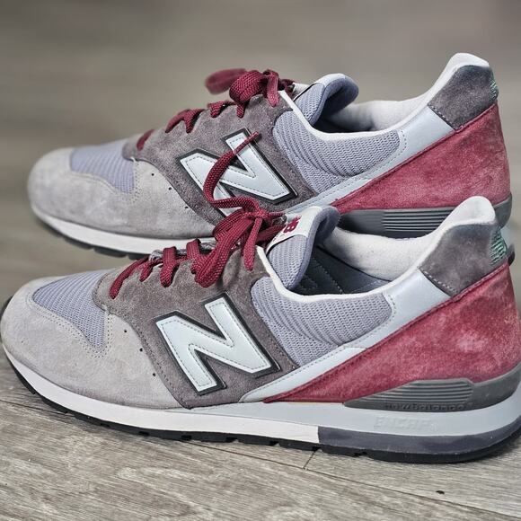 Athletic_Shoes